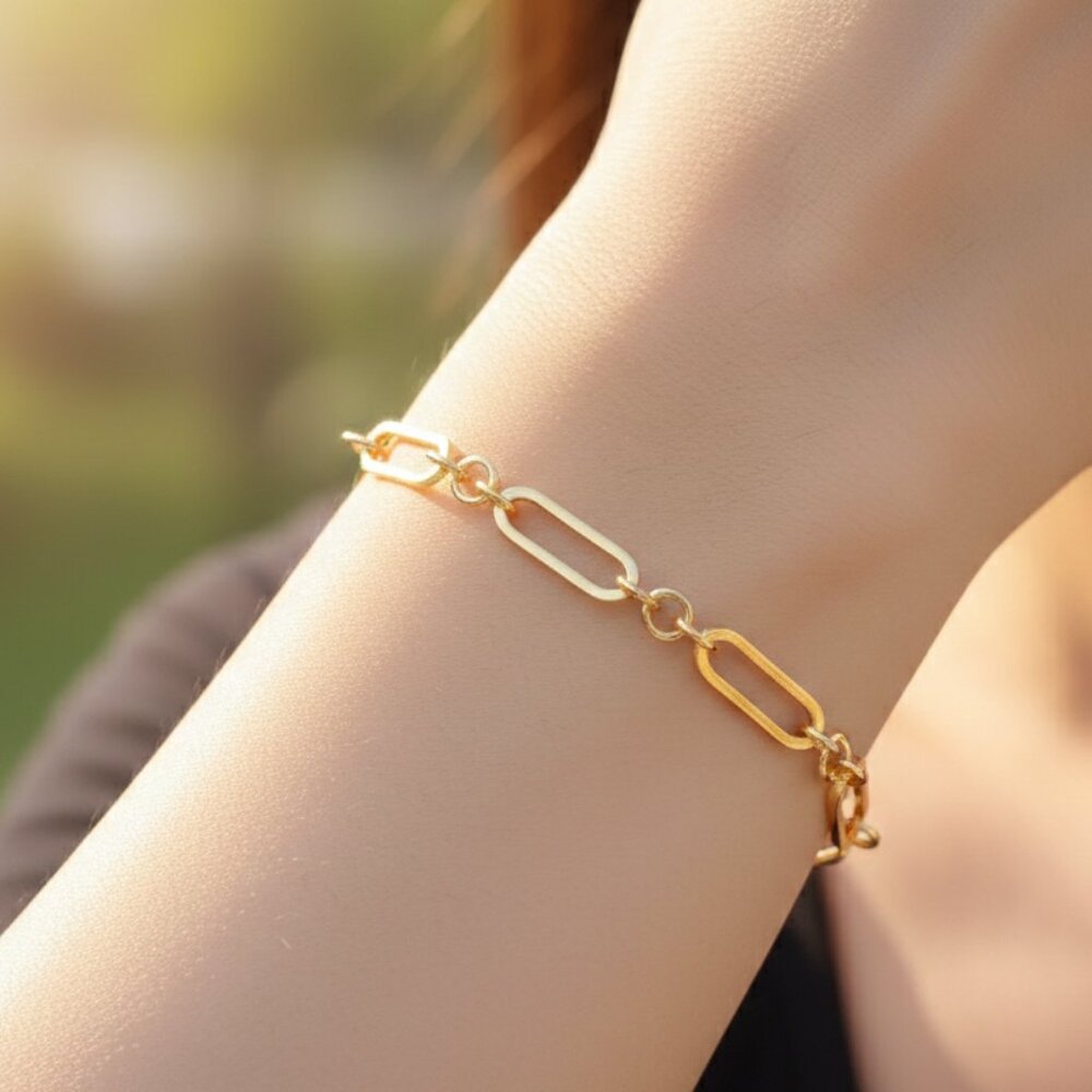 "Trendy Handmade Bracelet – A Thoughtful Gift for Girls & Women | UNVRC1530